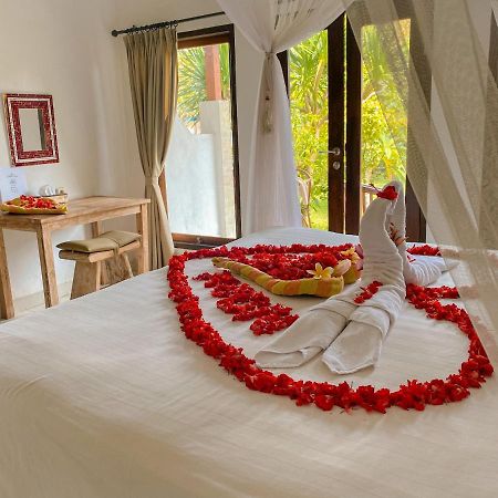 The Well House Hotel Lembongan Exterior photo