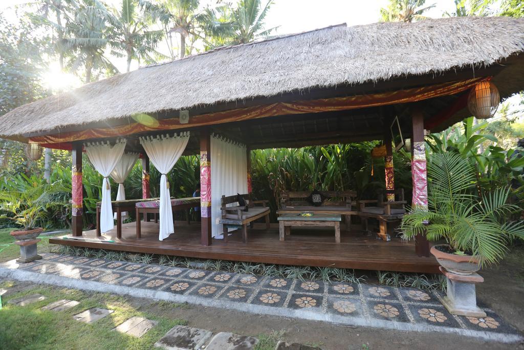 The Well House Hotel Lembongan Exterior photo