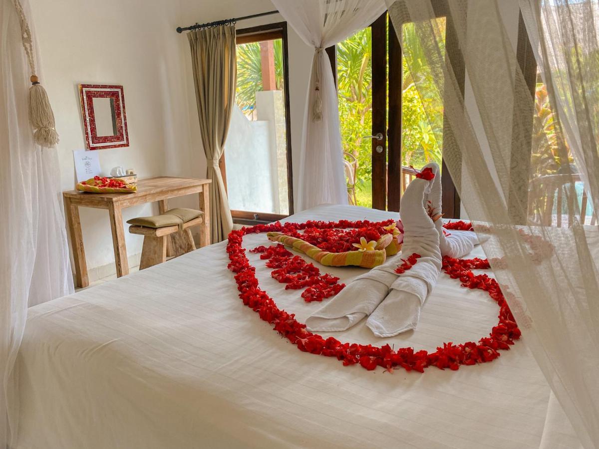 The Well House Hotel Lembongan Exterior photo