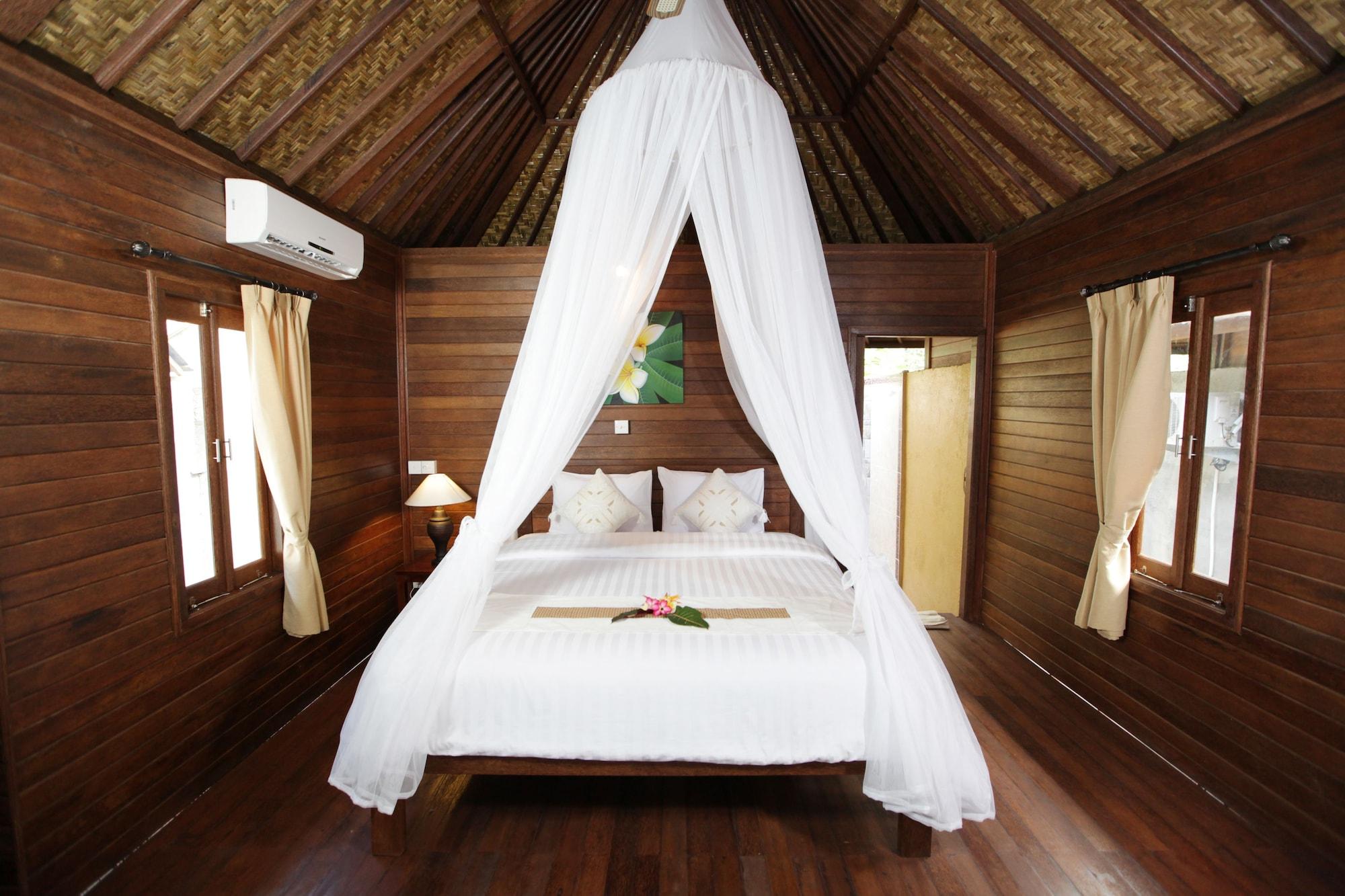 The Well House Hotel Lembongan Exterior photo