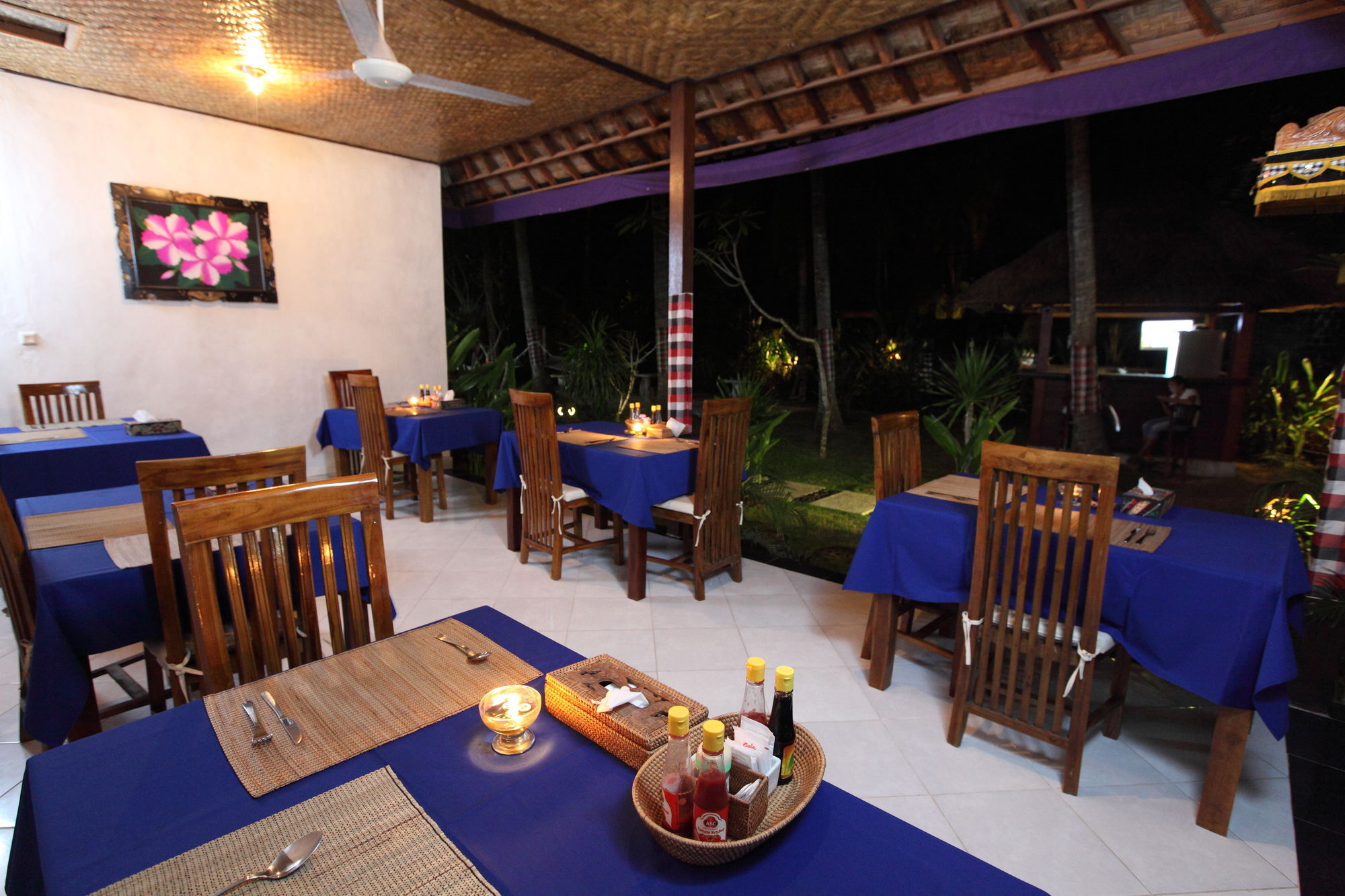 The Well House Hotel Lembongan Exterior photo