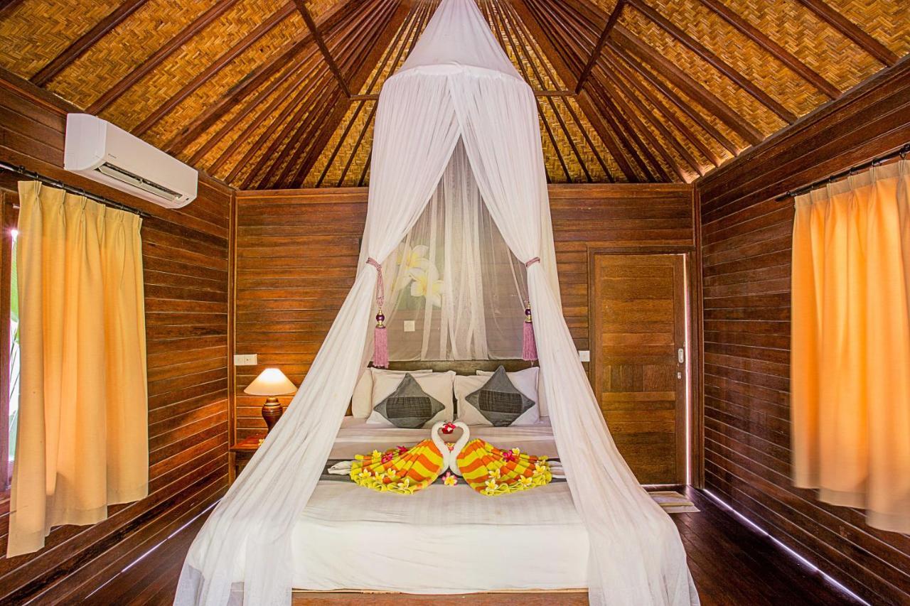 The Well House Hotel Lembongan Exterior photo