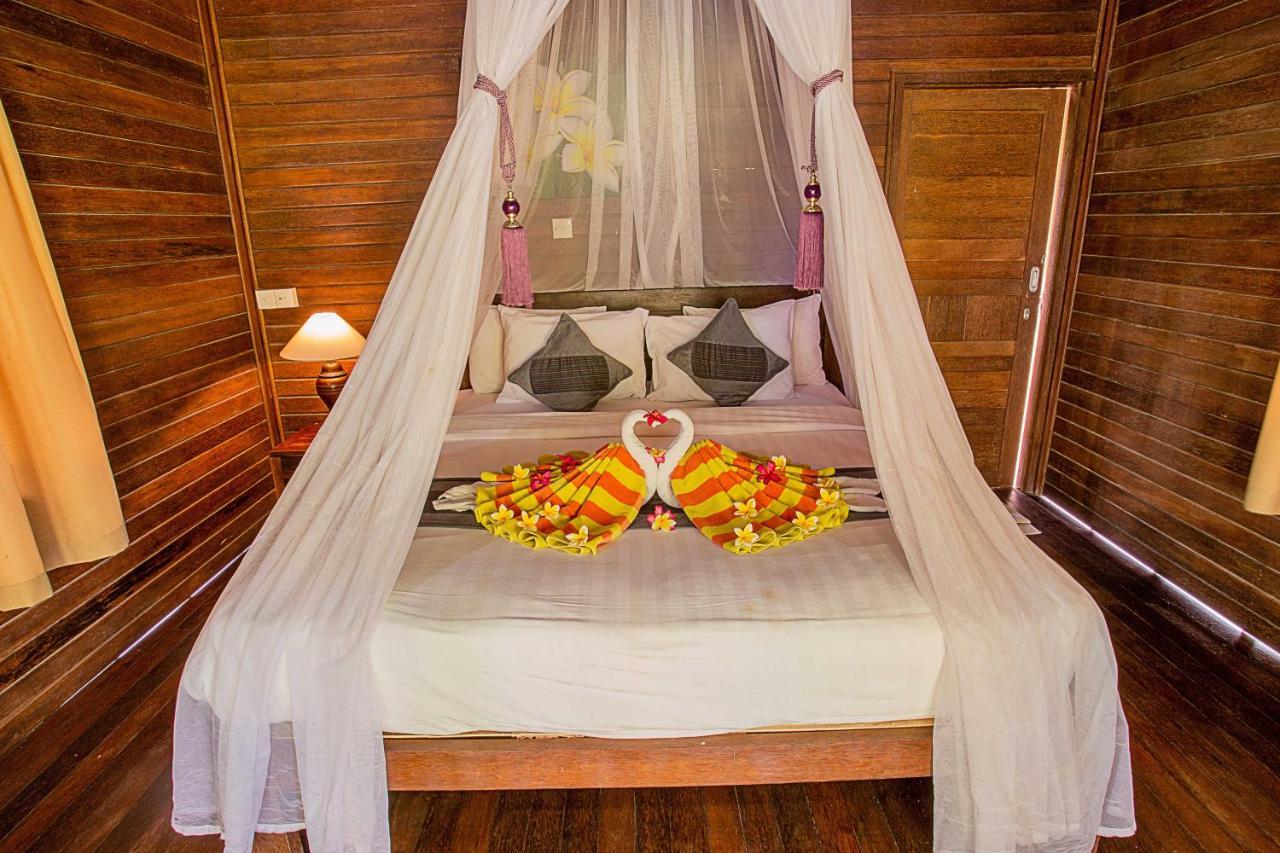 The Well House Hotel Lembongan Exterior photo